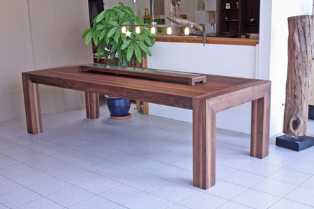 Massivholztisch mit Granitaufsatz, Größe 250 x 120 cm, amerik. Nussbaum, mattlackiert
 
/ {Location}: Fam. H.\\n\\n13.07.2010 17:45